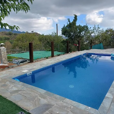 Agrompelo House בית נופש