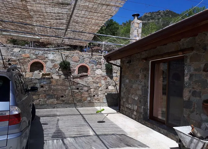 Agrompelo House Αγρός