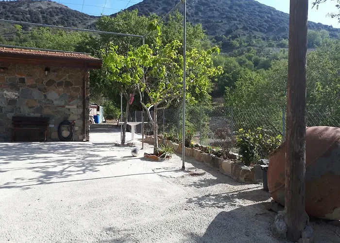 Agrompelo House Semesterbostad